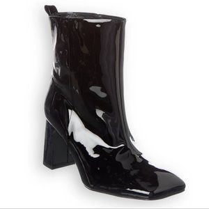 Good American Black Patent Leather Booties sz 6